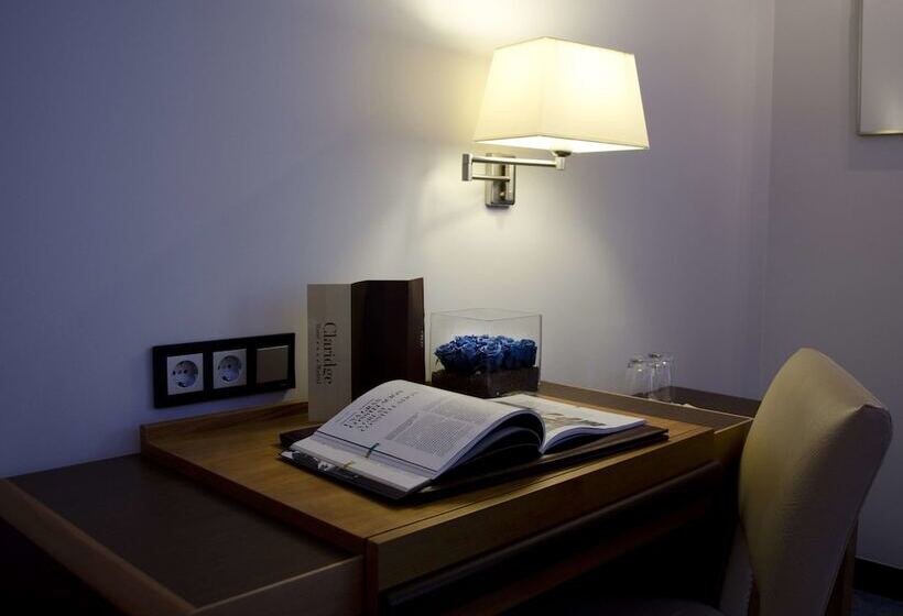 اتاق استاندارد سه نفره, Claridge Madrid