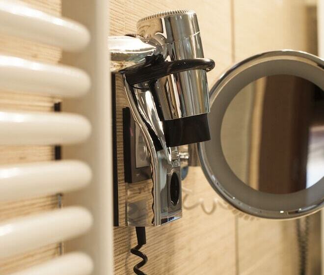 اتاق استاندارد چهار تخته, Claridge Madrid