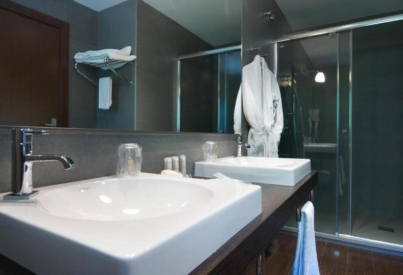 חדר סופריור, Manantial