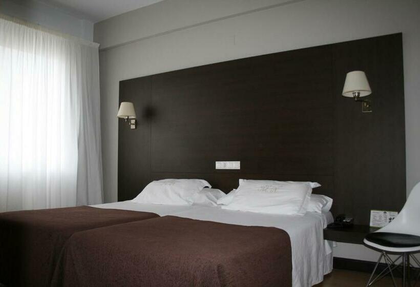 스탠다드 룸, Mendez Nunez