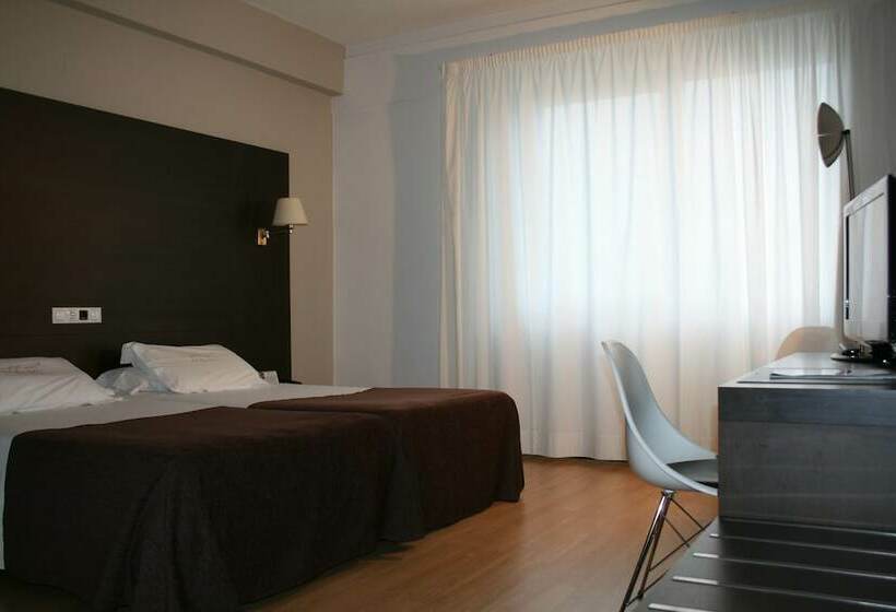 스탠다드 룸, Mendez Nunez