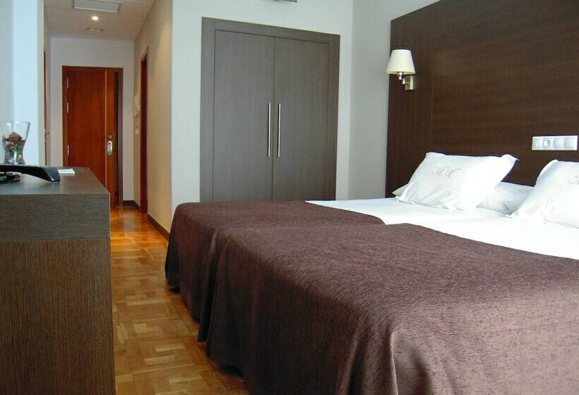 스탠다드 트리플 룸, Mendez Nunez