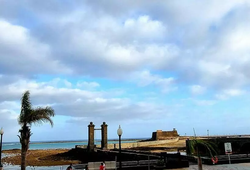 اتاق استاندارد سه نفره, Miramar