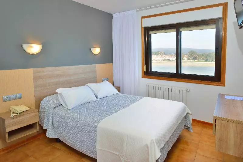 Triple Room Sea View, Montemar
