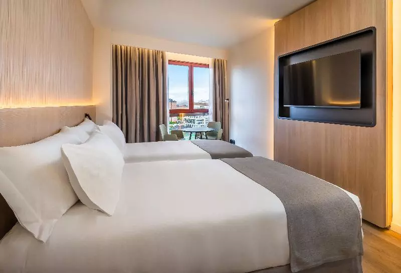 Superior-huone Puistonäkymä, Occidental Pamplona