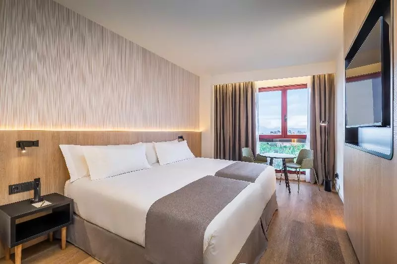 Superior-huone Puistonäkymä, Occidental Pamplona
