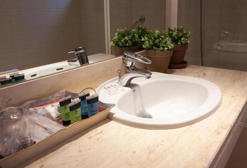 חדר סטנדרט, Luze El Toro