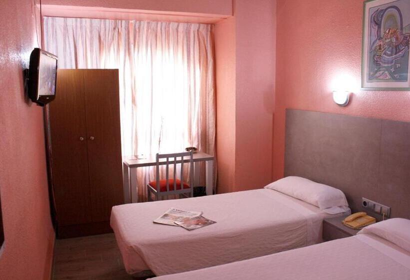 标准间, Universal Murcia