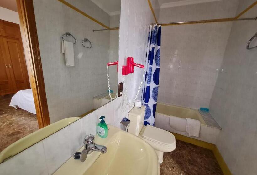 חדר בסיסי, Bon Lloc