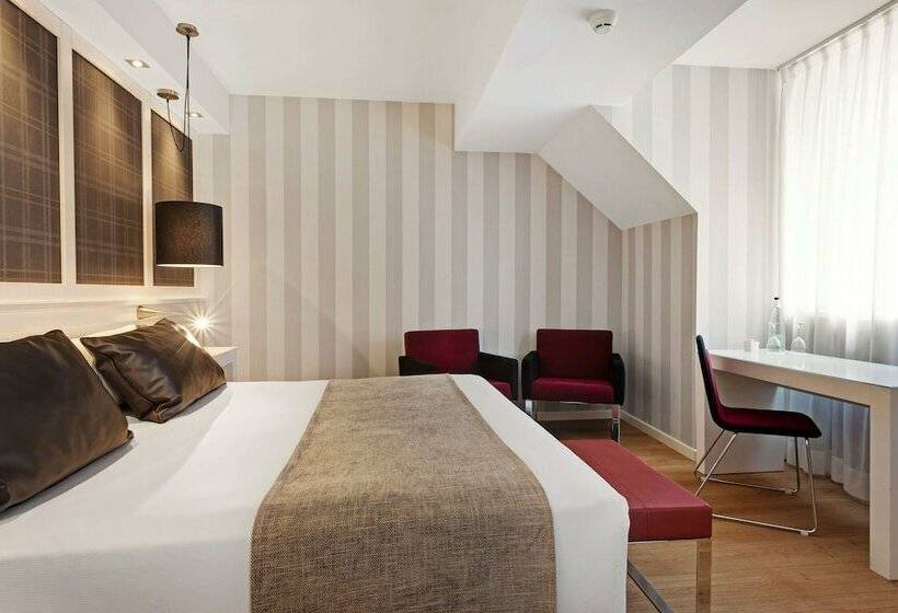 Номер Стандарт с Террасой, Catalonia Reina Victoria