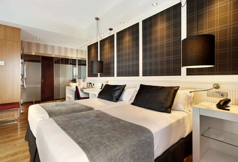 Номер Стандарт с Террасой, Catalonia Reina Victoria