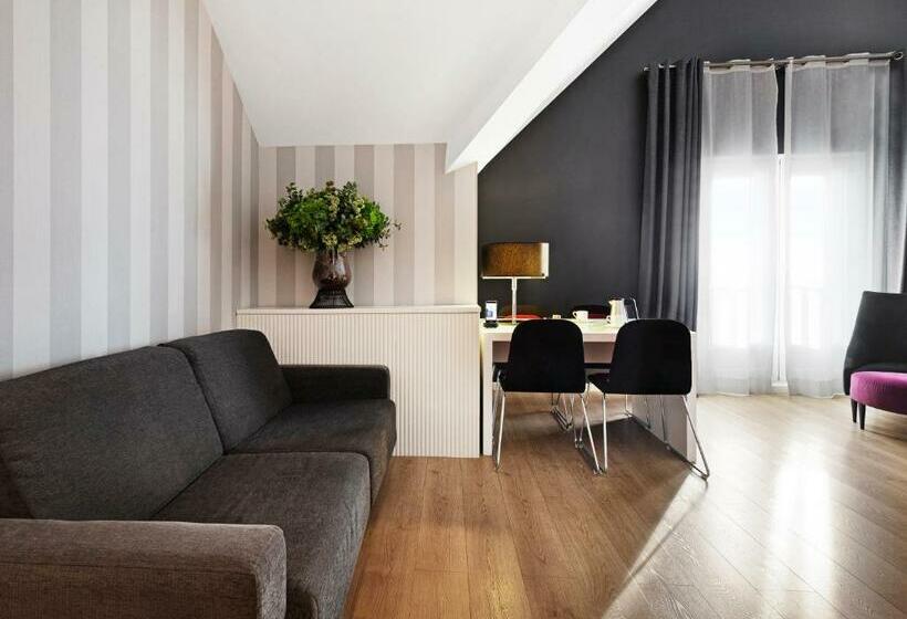 Полулюкс, Catalonia Reina Victoria