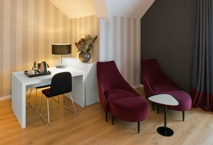 Полулюкс, Catalonia Reina Victoria