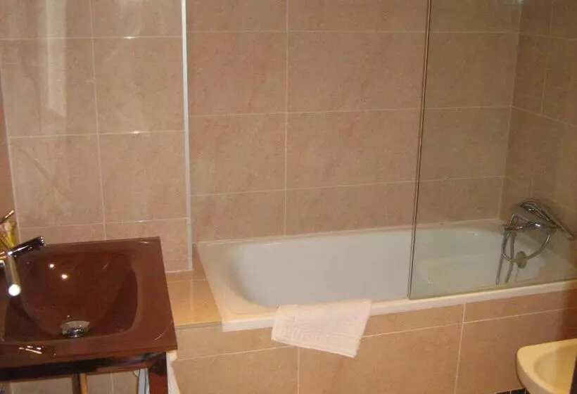 Chambre Standard Individuelle, Costamar