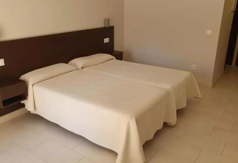 Chambre Quadruple Standard, Costamar