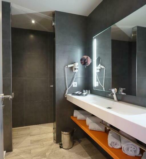 جناح جونيور مطلّ علي البحر, Estival Centurion Playa