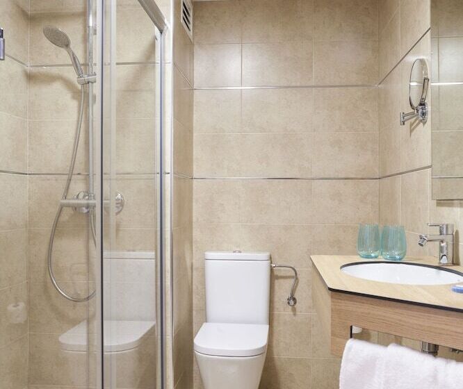 标准间, Helios Lloret