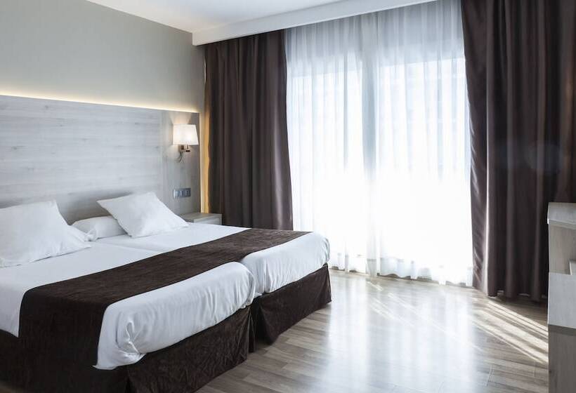 标准间, Helios Lloret