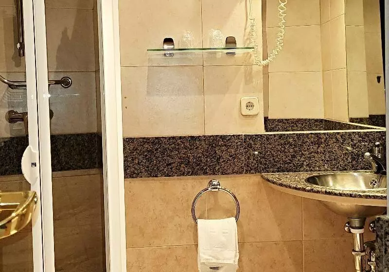 اتاق اکونومی, Imperial