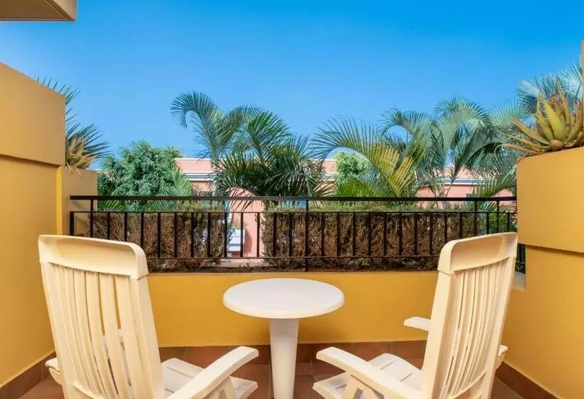سوییت با چشمانداز باغ, Landmar Costa Los Gigantes Family Resort
