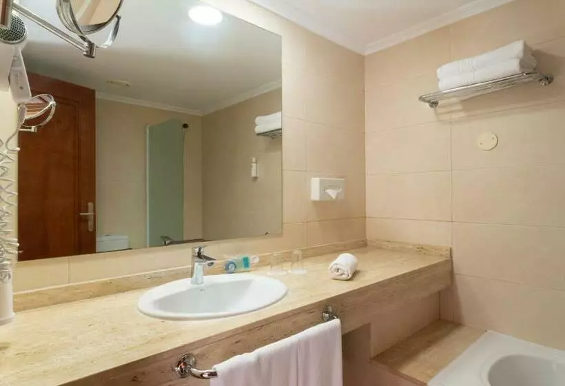 سوییت با چشم‌انداز دریا, Landmar Costa Los Gigantes Family Resort