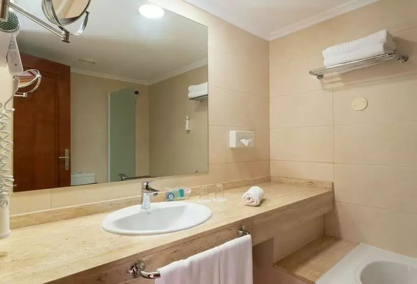 سوییت با چشم‌انداز دریا, Landmar Costa Los Gigantes Family Resort