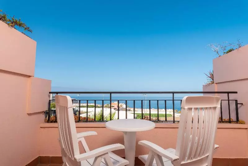 سوییت با چشم‌انداز دریا, Landmar Costa Los Gigantes Family Resort