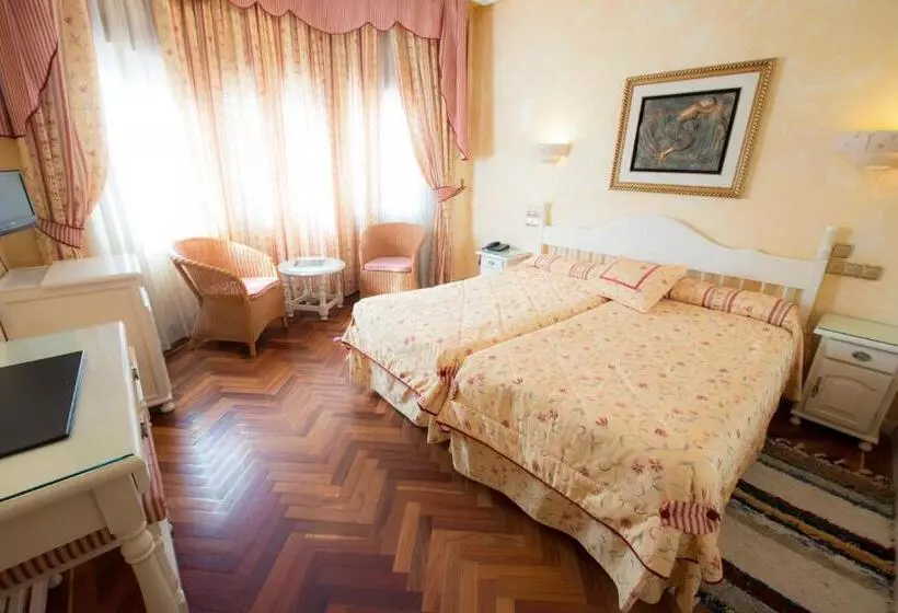Habitació Estàndard, Los Arcos