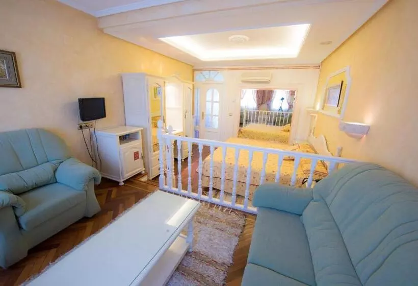 Suite, Los Arcos