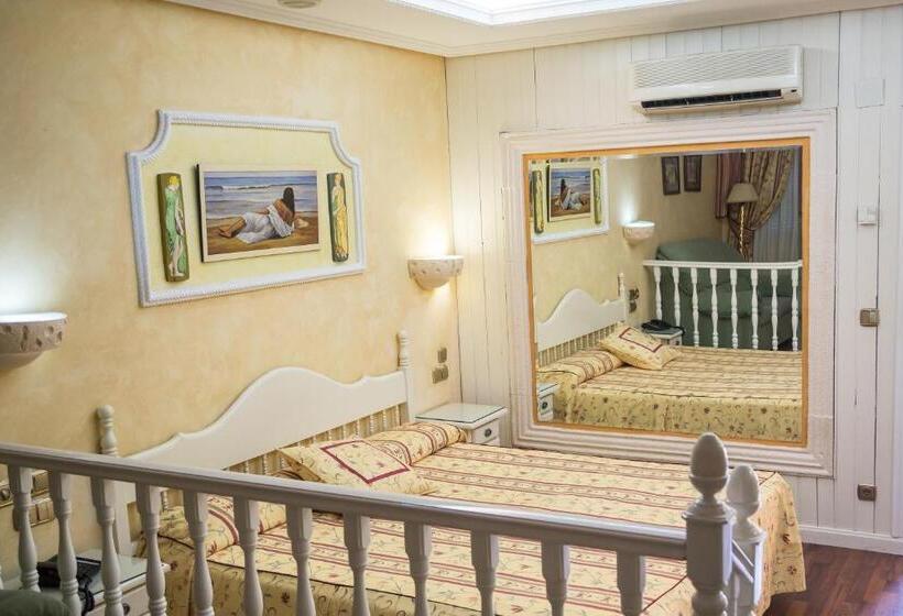 Трехместный Номер Superior, Los Arcos