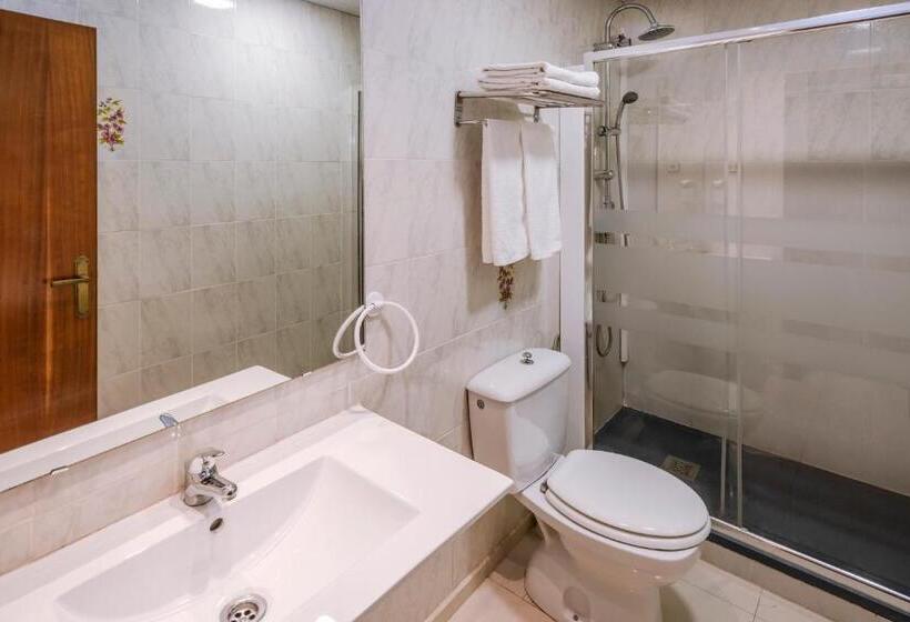 اتاق اکونومی, Niza