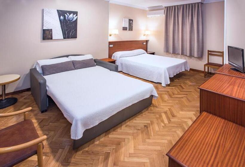 اتاق استاندارد سه نفره, Niza