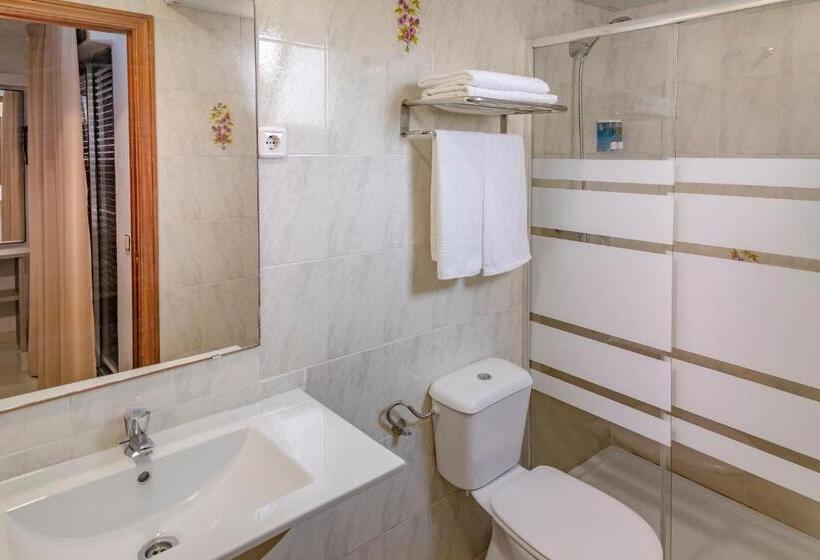 اتاق استاندارد سه نفره, Niza