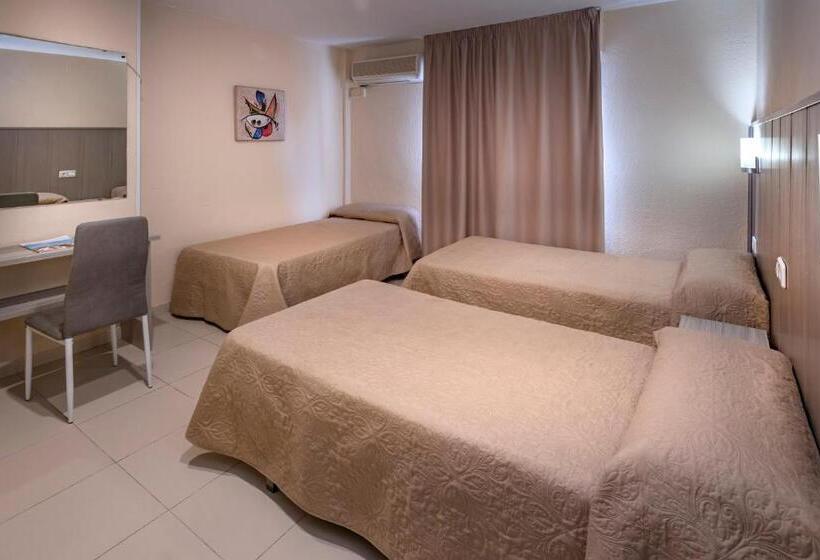 اتاق استاندارد سه نفره, Niza