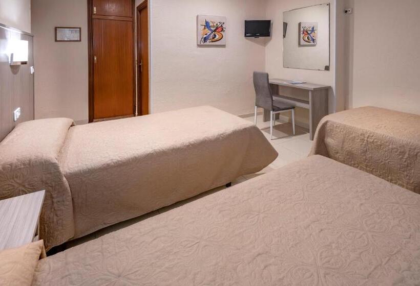 اتاق استاندارد سه نفره, Niza