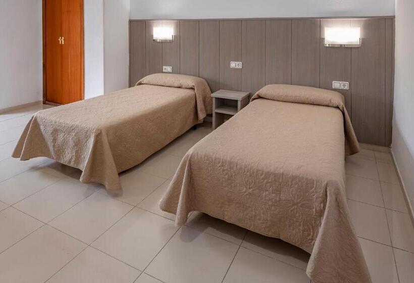 اتاق استاندارد چهار تخته, Niza