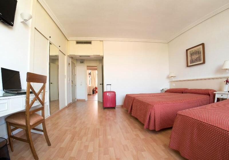 اتاق استاندارد سه نفره, Pasarela