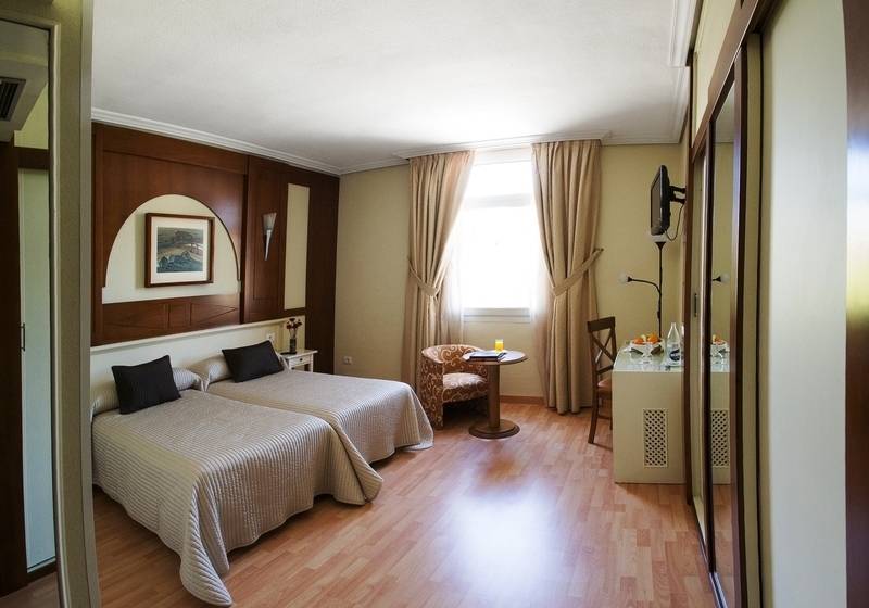 اتاق استاندارد سه نفره, Pasarela