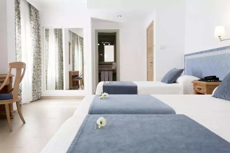 3-Bett-Standardzimmer, Plaza Cavana