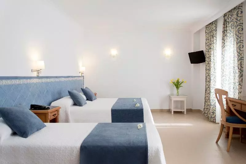 3-Bett-Standardzimmer, Plaza Cavana