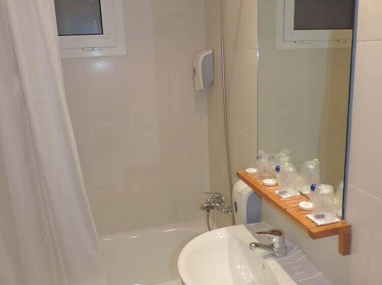 Quarto Triplo Estandar, Puerta De Espana