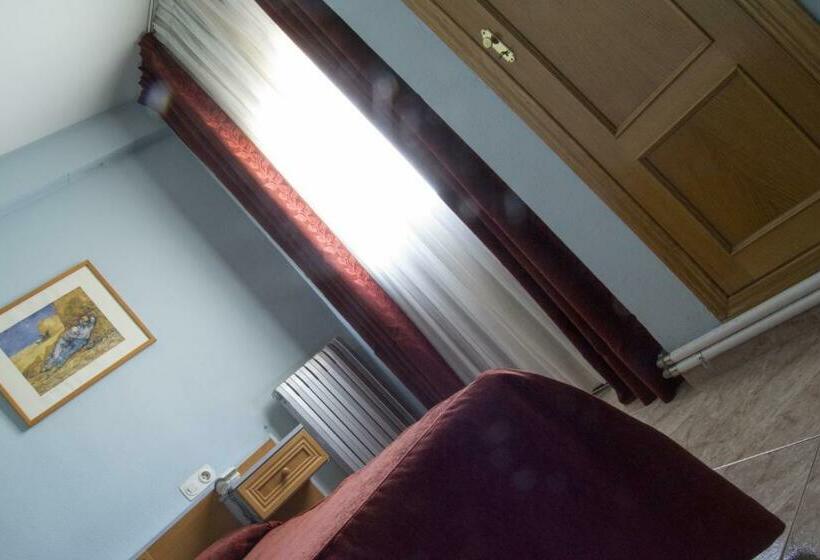 غرفة قياسية فردية, Rausan