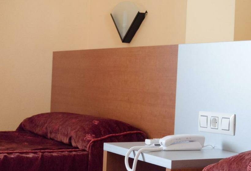 غرفة قياسية, Rausan