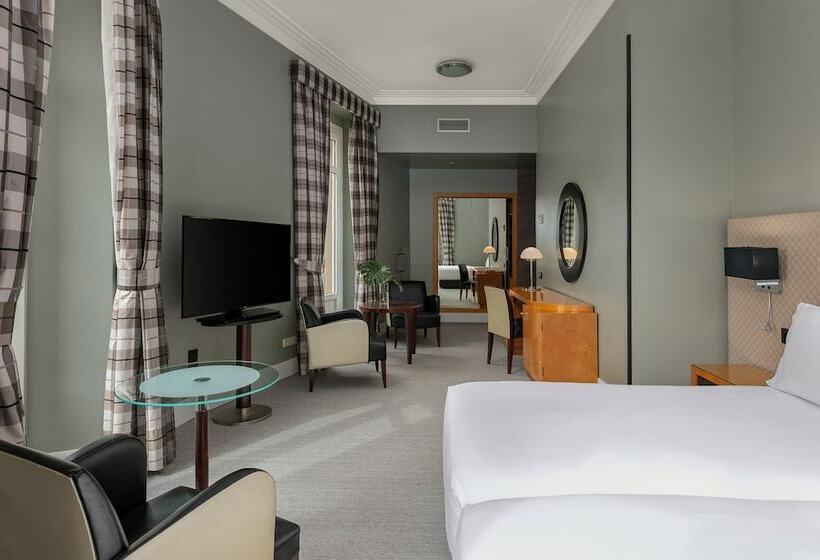 سوییت جونیور, Larios Málaga