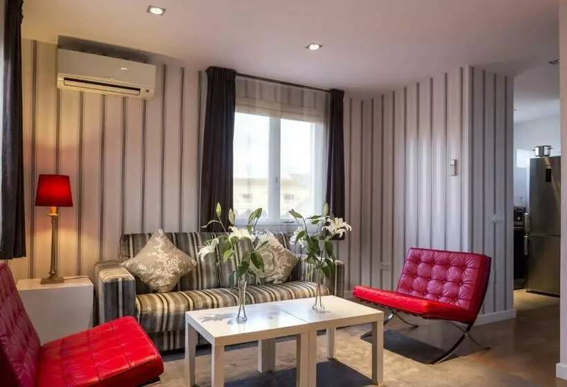 1 Yatak Odalı İki Katlı Daire, Larios Málaga