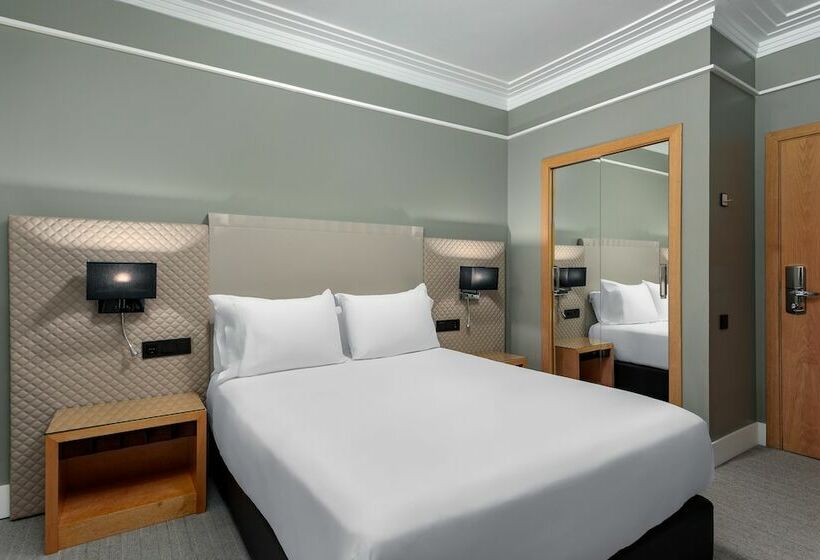 اتاق عادی, Larios Málaga