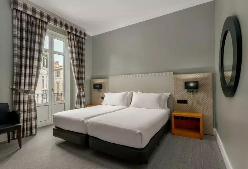 Standart Oda, Larios Málaga
