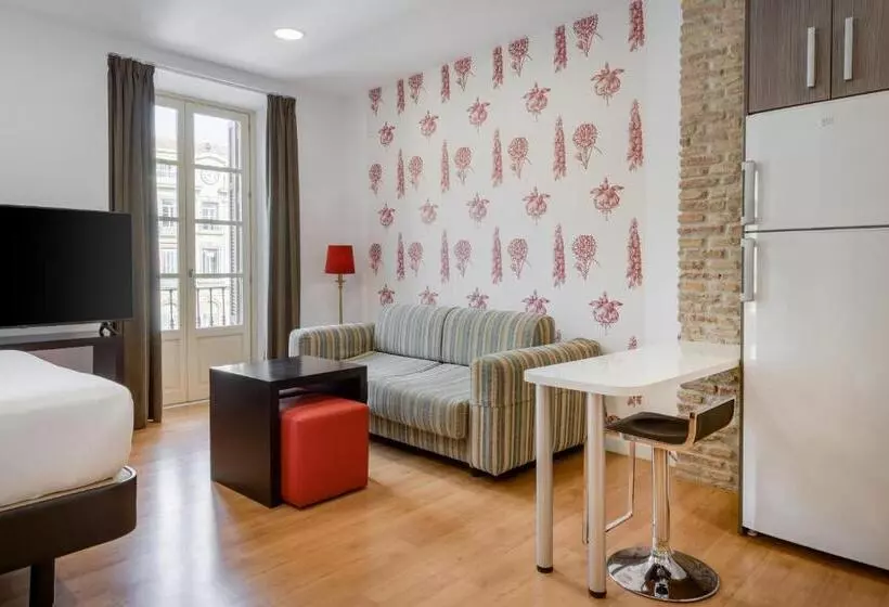 Standart Stüdyo, Larios Málaga