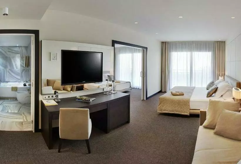 اتاق خانوادگی, Cosmopolita Hotel Boutique & Spa