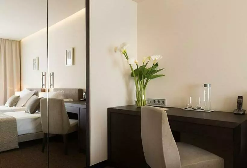 اتاق خانوادگی, Cosmopolita Hotel Boutique & Spa